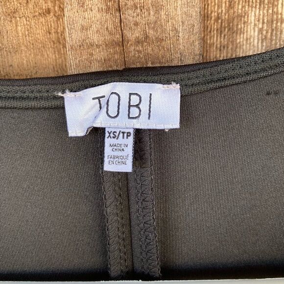 Tobi Sleeveless Square Neck Black Pleated Pocket Mini Skater Dress - Picture 4 of 7